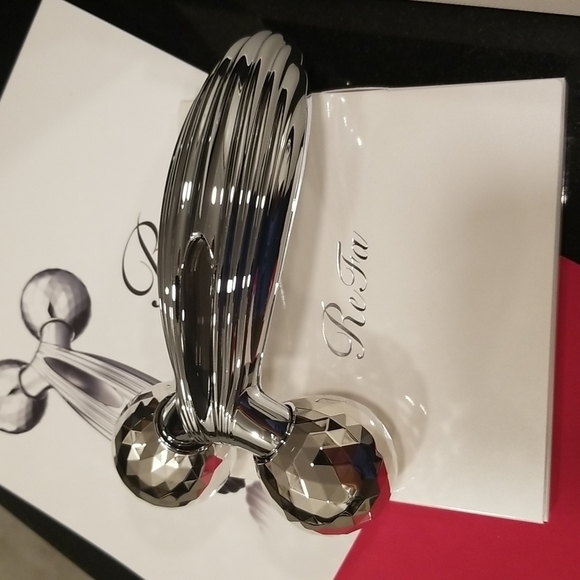 💕REFA💕 ReFa Carat Ray ~ New in Box Tighten Tone Roller Face Body - Picture 15 of 16